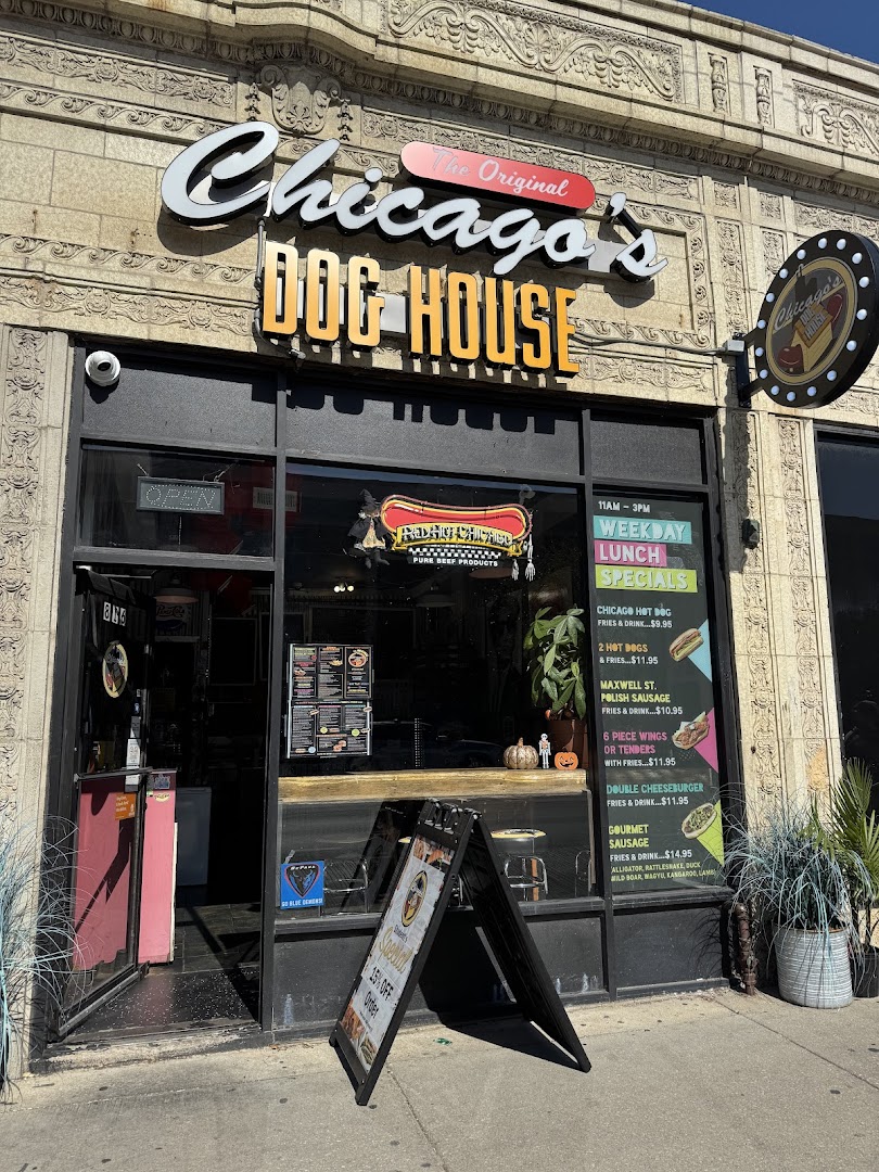Chicago's Dog House interior